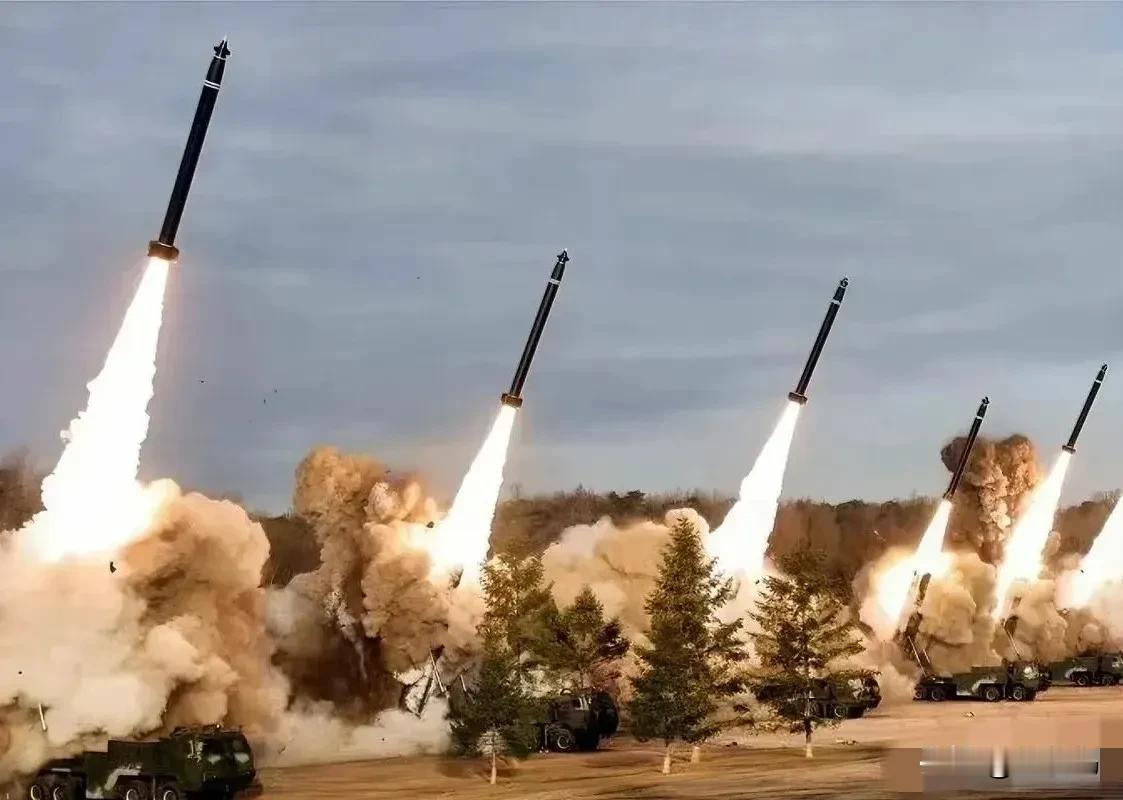 19日凌晨，数枚导弹密集射向日本海，高市早苗这下尝到后果了！
据韩联社报道，韩国