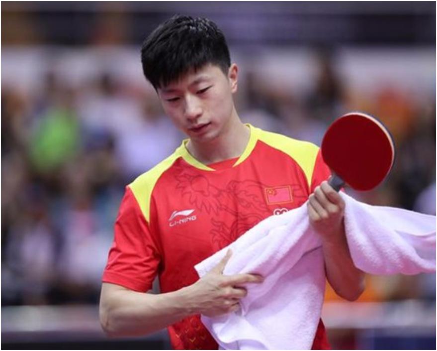 马龙以下五次被大逆转的比赛。
1、2021年全运会男团决赛，马龙决胜局10：6，