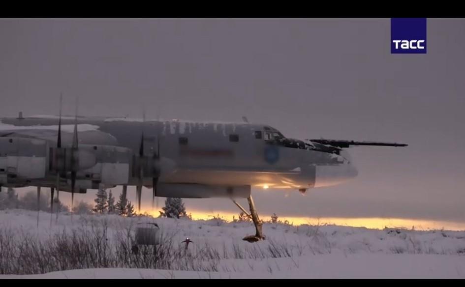 ▶️ 俄国防部通报，图-95MS战略轰炸机🇷🇺（Ту-95МС）完成了巴伦支