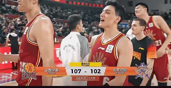 篮协必须处罚山西男篮球员于米提，比赛中发生冲突，比赛完了就完了，怎么比赛结束后还