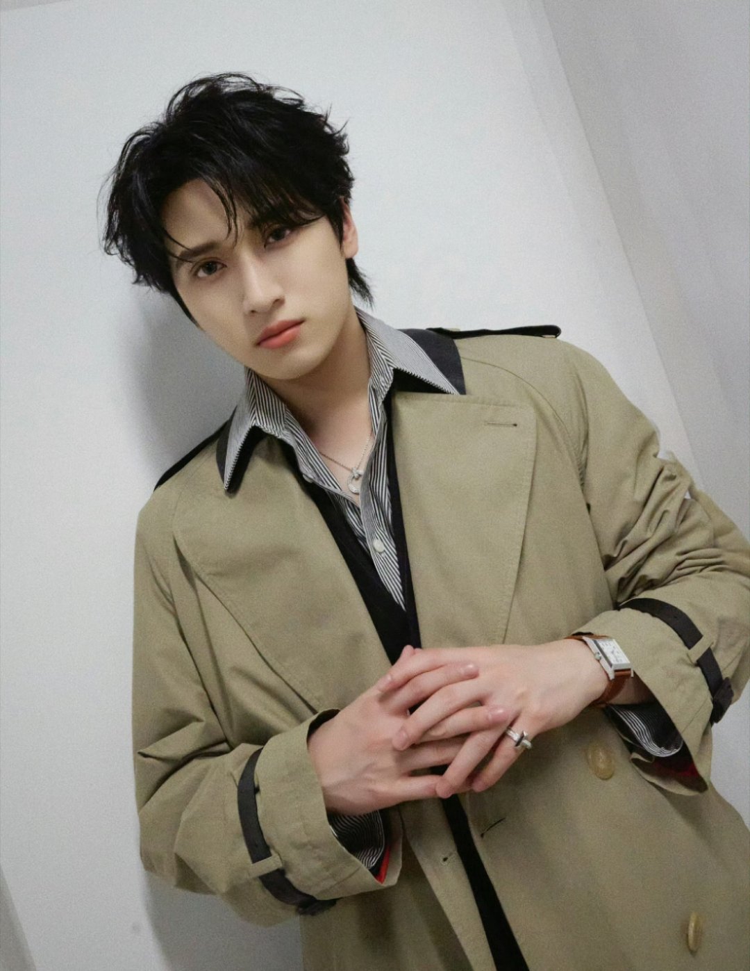 严浩翔美式前刺，好前卫的发型，好帅的一张脸！！