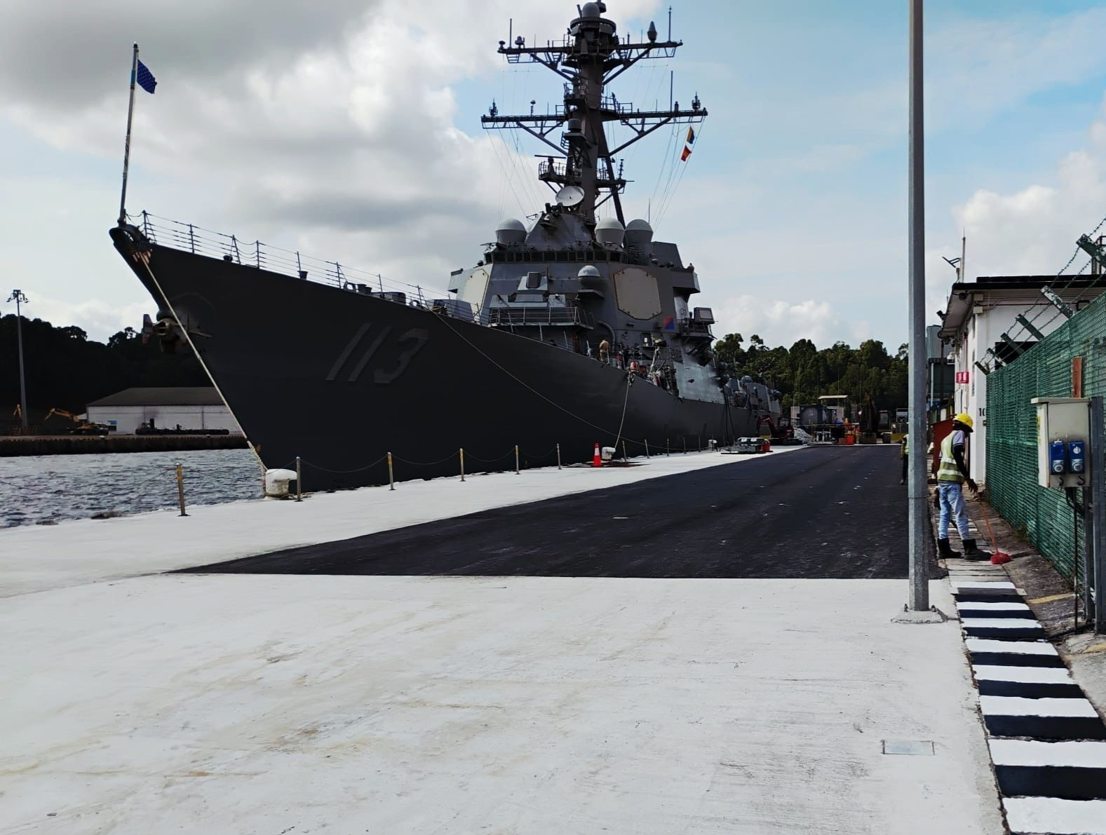 🔻美国海军 MH-60R 直升机，注册号 167051（HSM-37），可能隶