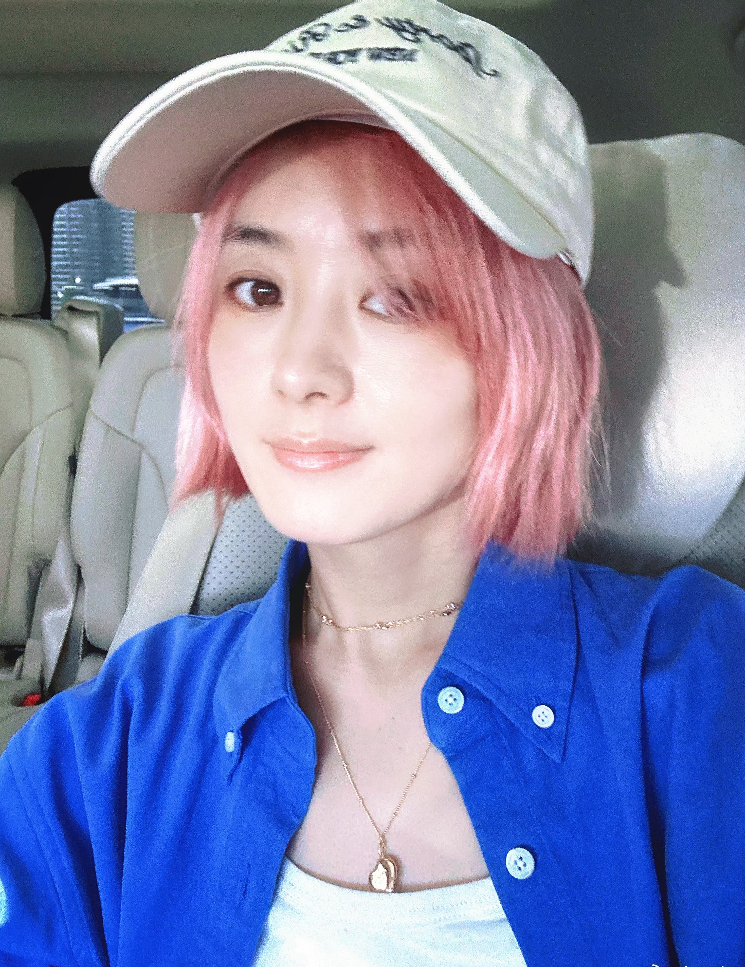赵丽颖立夏新发色好喜欢🥰 ​​​