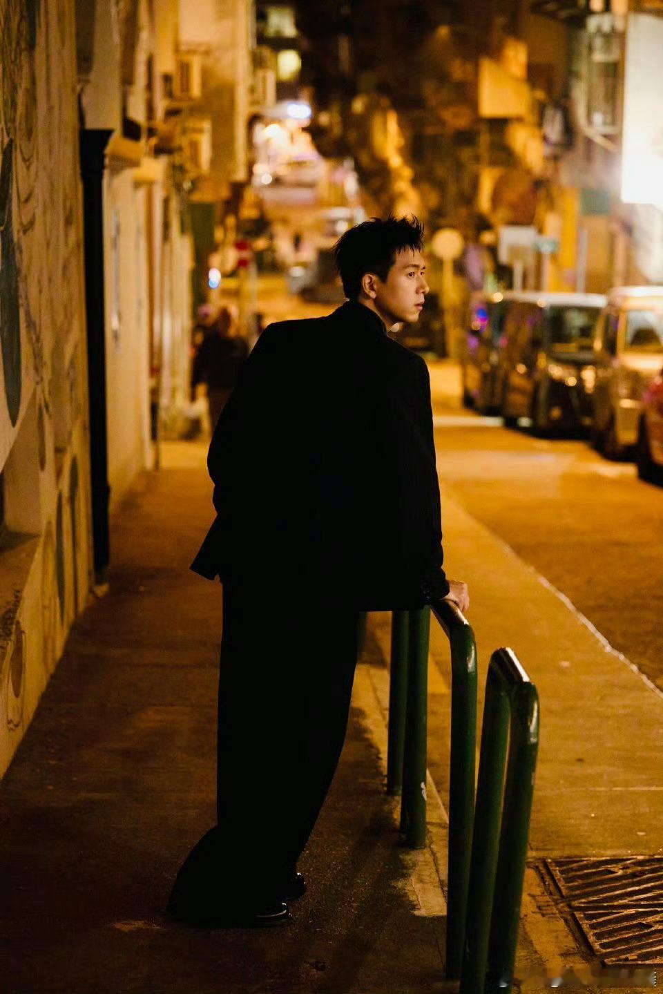 暂别镜头与喧嚣，奔赴山海间的徒步自驾。卸下标签，随心而行，把自己还给自然与热爱，