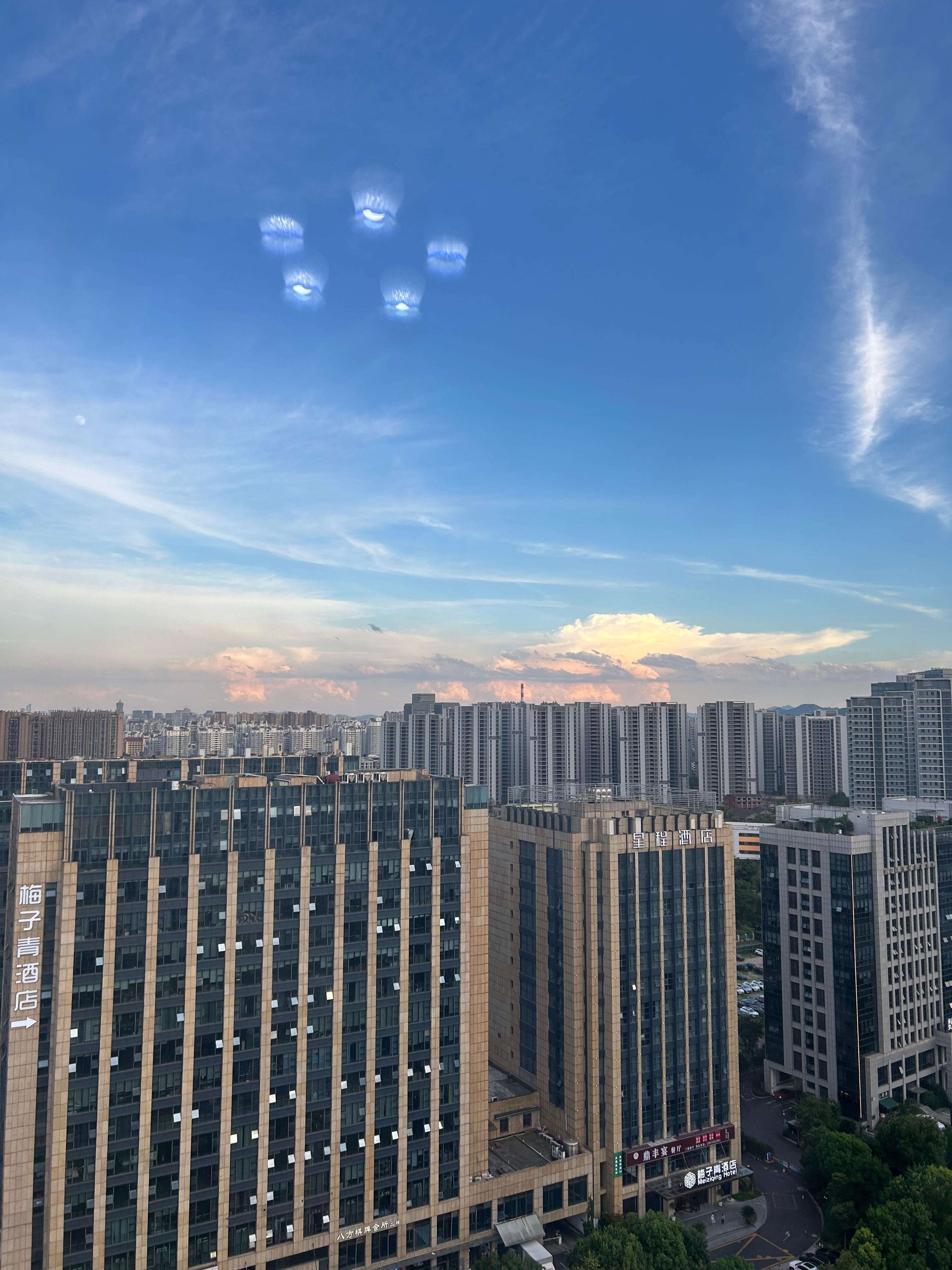 我是不是拍到了行星发动机的尾焰[收到]#随手拍# ​​​