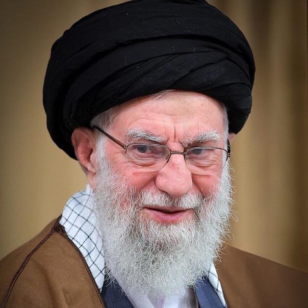 突发新闻：
伊朗关闭互联网并切断电话线路，导致全国通信中断。