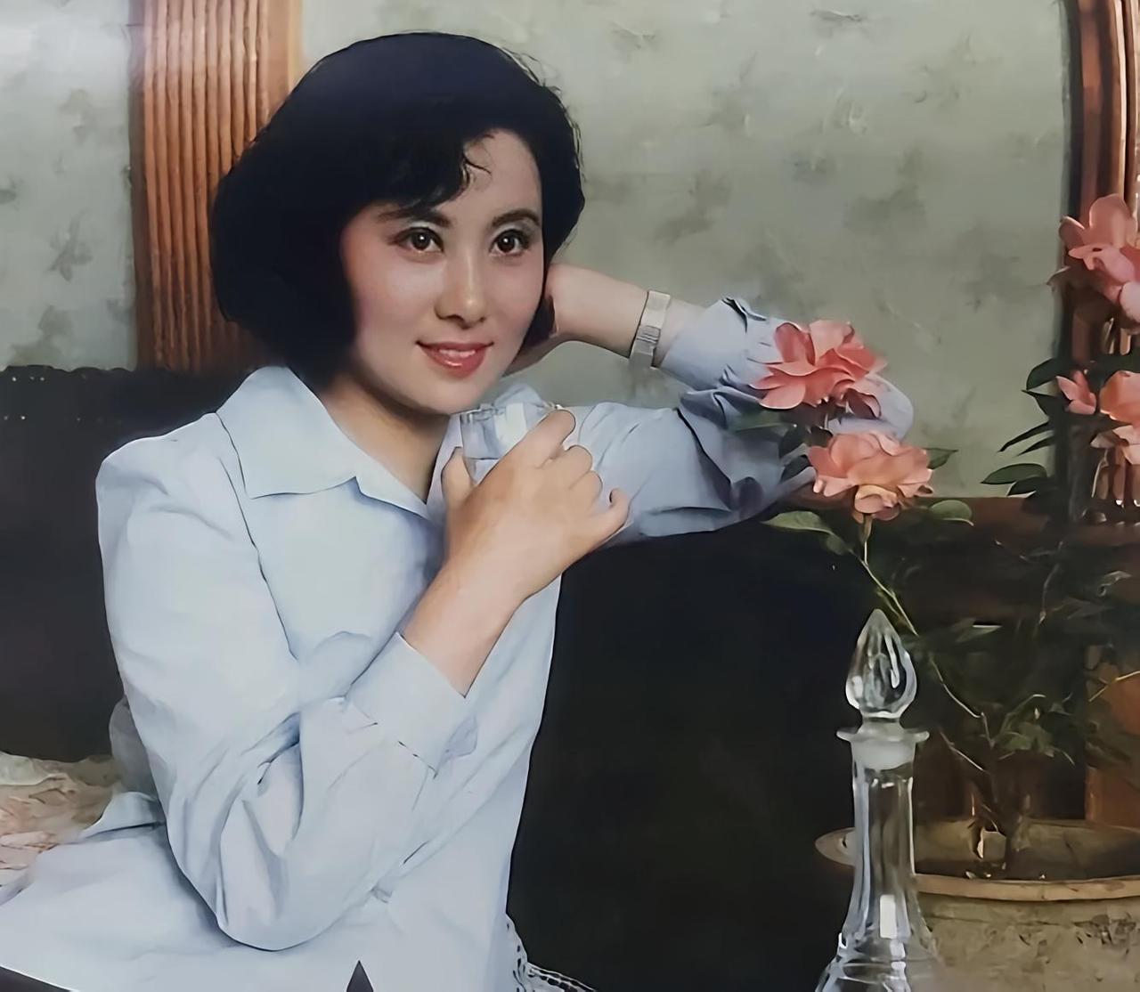 赵雅珉，女，1956年出生于山西大同，中国内地女演员、服装设计师。
 
年轻观众