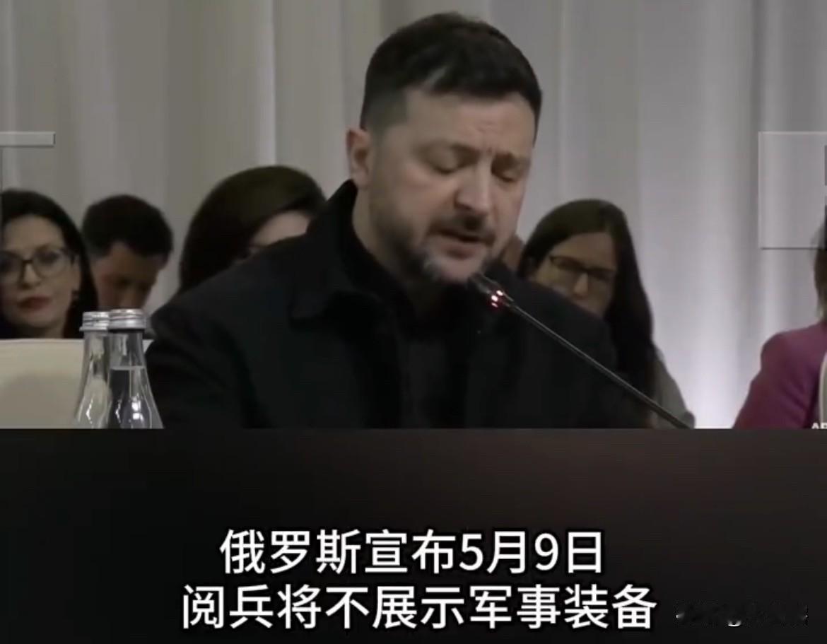 【泽连斯基称俄罗斯没有以前强大了】
据《今日俄罗斯RT》消息，泽连斯基在欧洲政治
