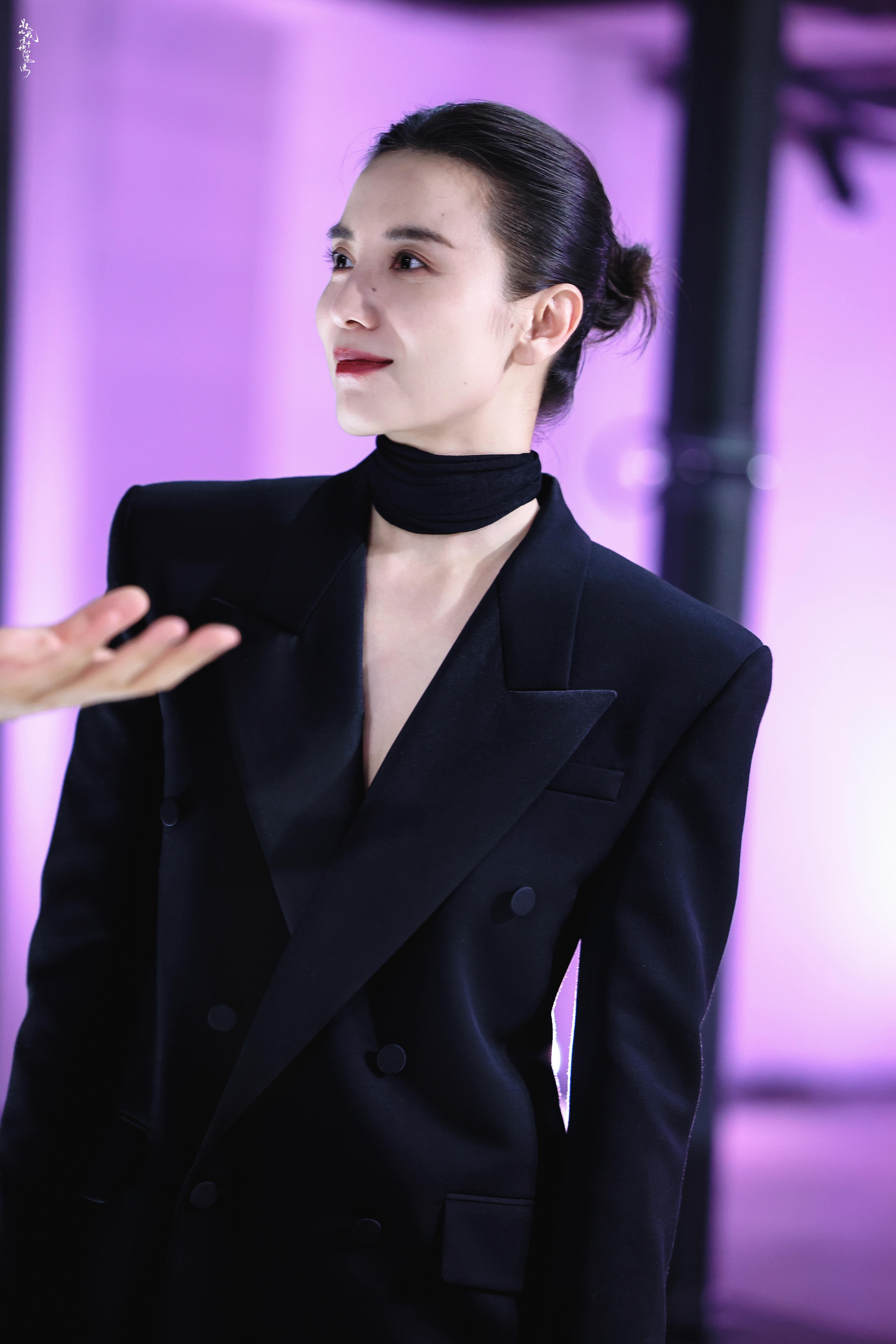 宋佳  -永远会在在残酷世界里诚恳言说第二性的存在，也一直大声疾呼：女性如真理般