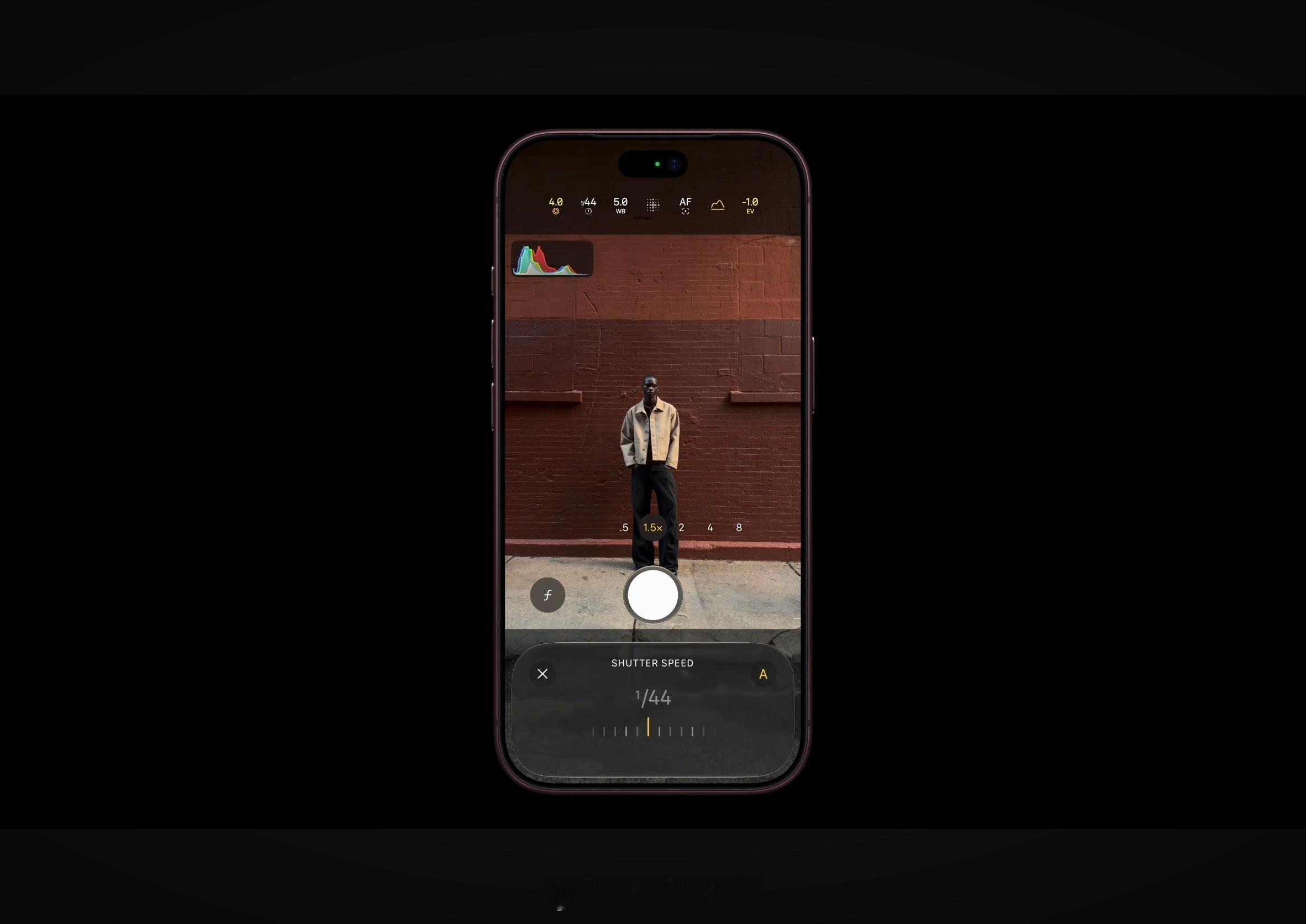 苹果发布会卧槽？iPhone 终于加入专业模式了？相比可变光圈那种无关痛痒的更新