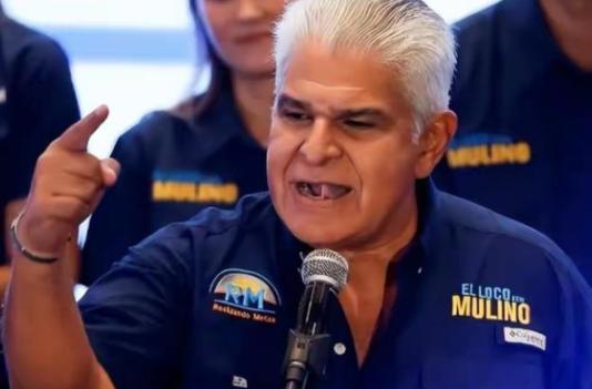 巴拿马玩砸了！强收港口又反悔，忘了是谁把它扶起来的？
 
巴拿马这波操作，是真把