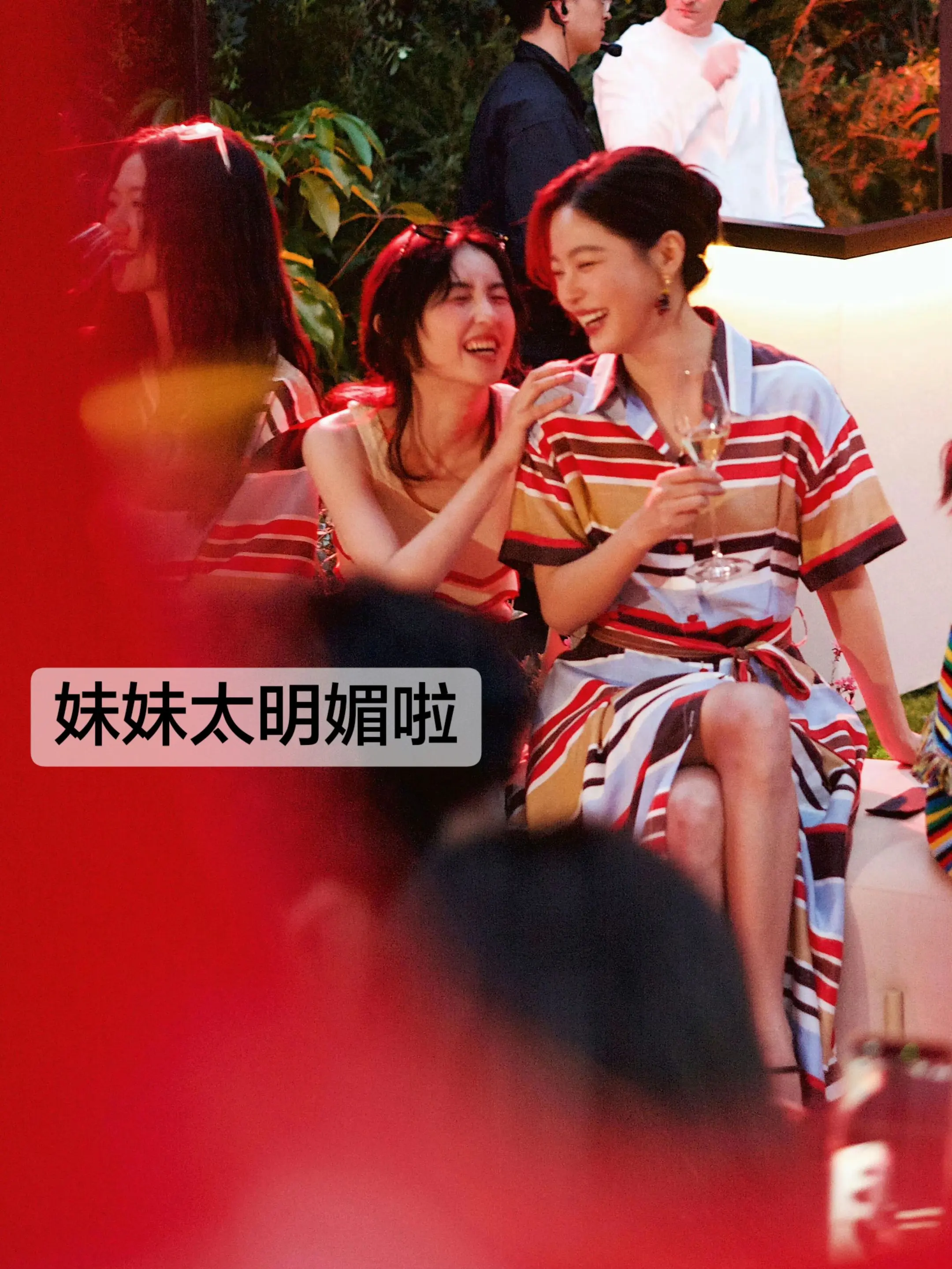 张子枫竟如此明媚动人。