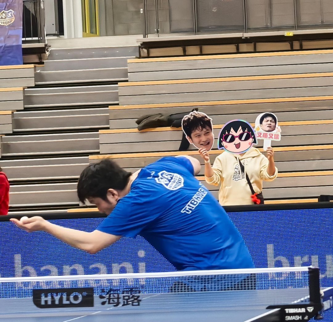 好可爱的咚咚专属手牌“又萌又猛” 