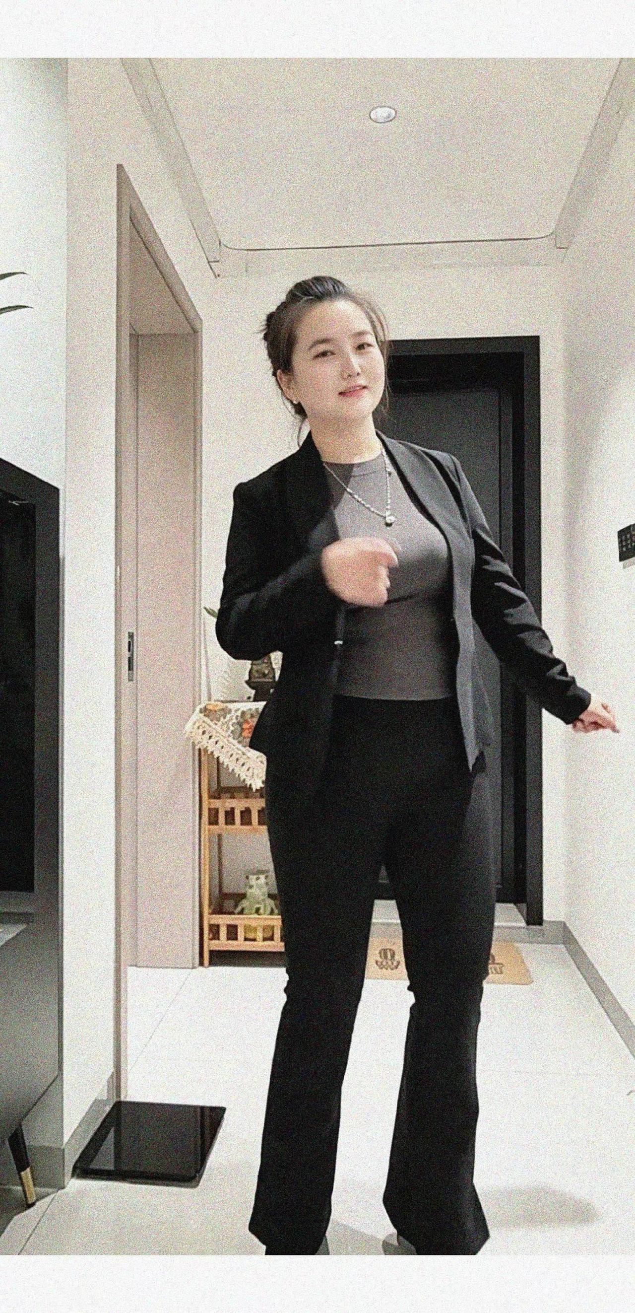 普通女孩，拥有顶级臭美基因。