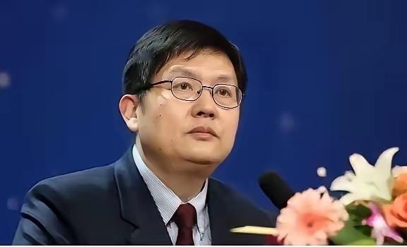 中方呼吁谨慎前往日本，然而复旦大学的冯玮却在此时，高调推荐中国学生去日本，并把这