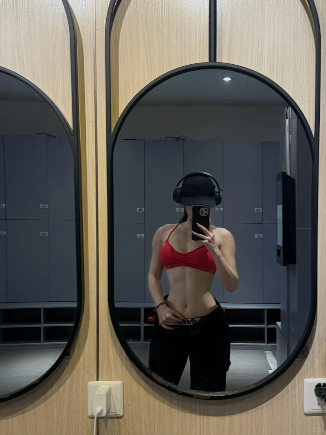 gymshark红与蓝