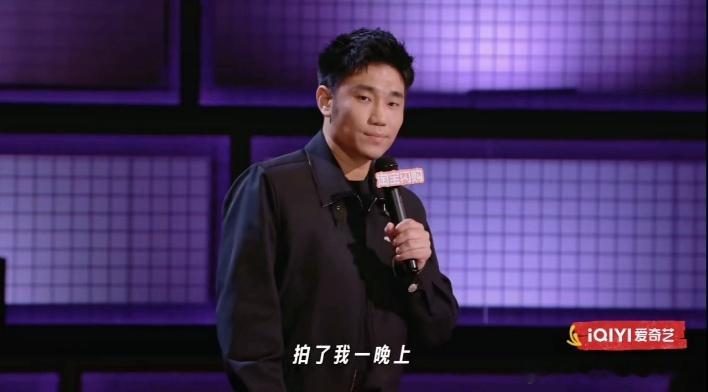 删完自己的照片还剩35个G，这说明摄影师不仅没拍翟佳宁，还把檀健次拍出了电影质感