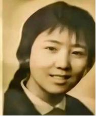 1972年，重庆涪陵，一个37岁的泥瓦匠娶了22岁的城里姑娘。新婚夜，他发现妻子