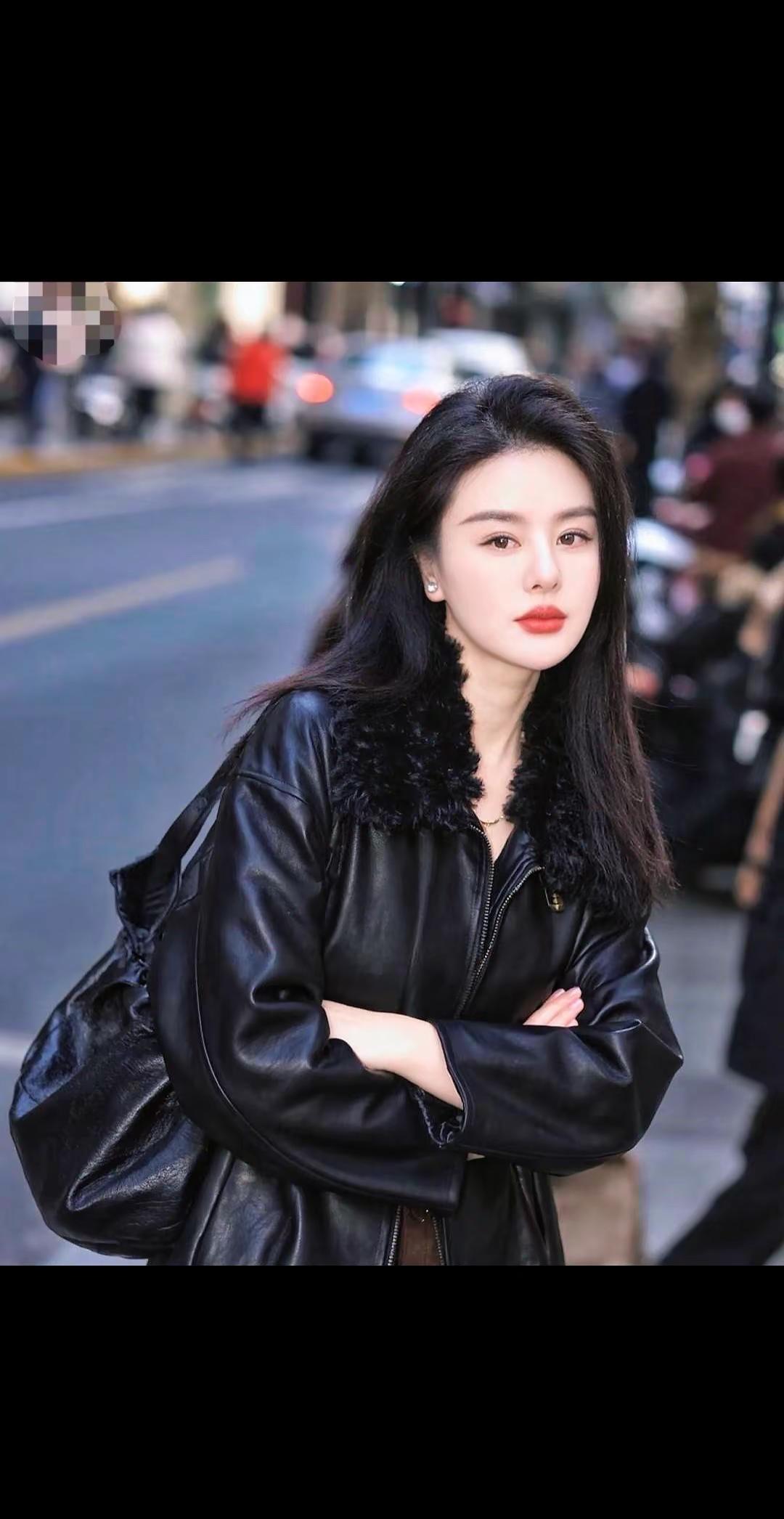 岁月匆匆，屈指之间一年又一年，尝过人间百味，看过风雨琳琅，余生只求内心安稳，自在