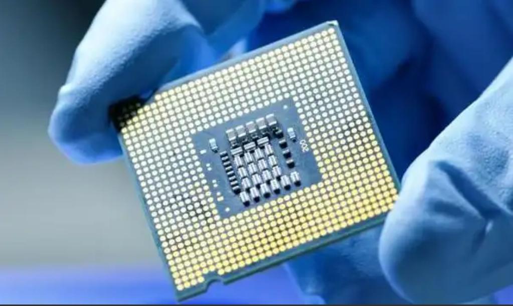 项立刚认为台积电在南京建厂，千亿营收两百亿利润，帮台积电弥补各种亏空的同时，也阻