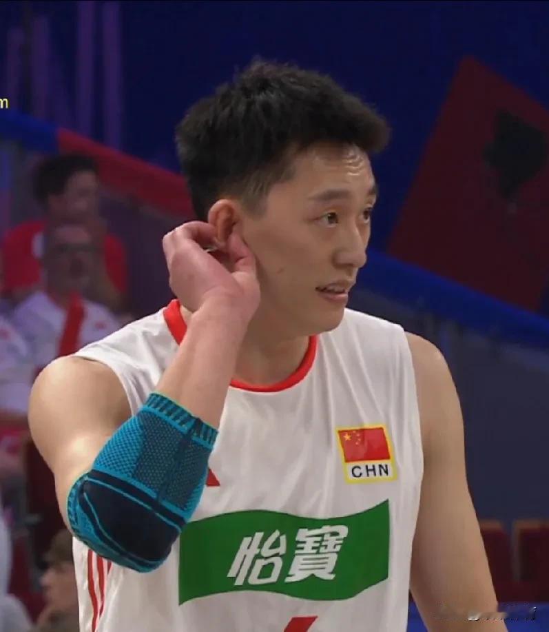 【主攻线三将全沦陷】
中国男排零比三输给伊朗，主攻线三名出场的俞元泰、季道帅、王