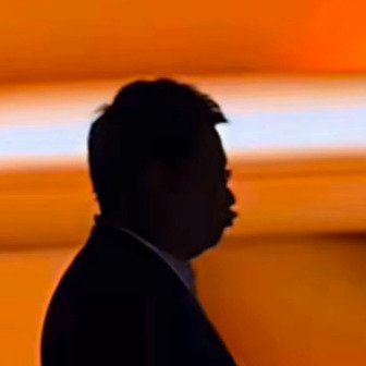 千问还是很强的，黑影中都能做到相对准确的还原，虽然是像素画，但还是英气逼人。