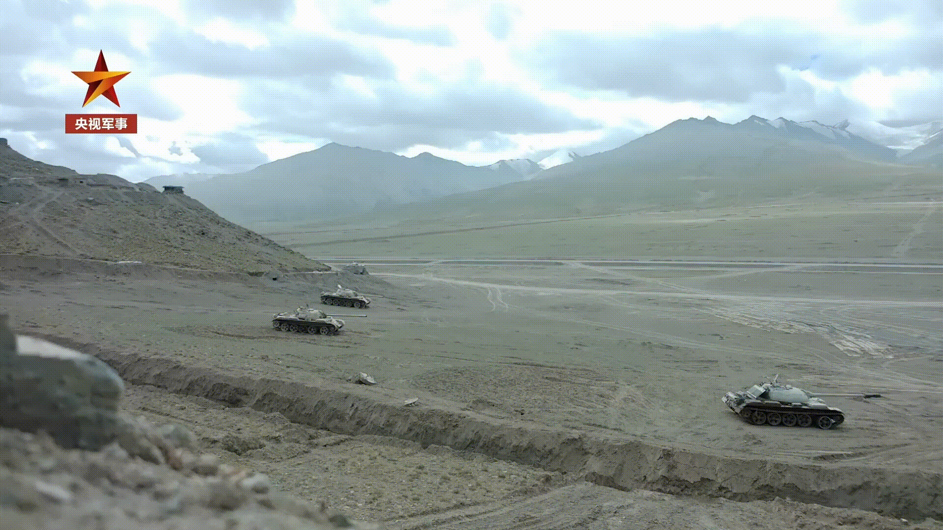 1080P动图 国产155激光制导炮弹命中59，和红土地很像，SVO期间，毛子采