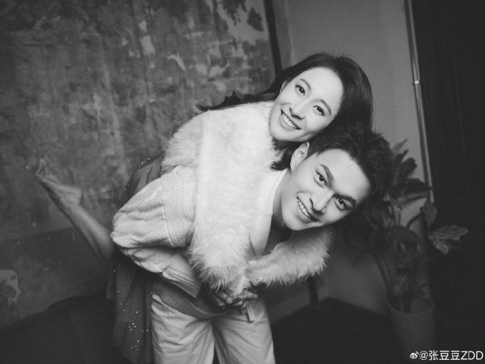 张豆豆没头脑孙杨不高兴以为孙杨被定住了 夫妻综艺还没播，光是官宣这段我就已经嗑到