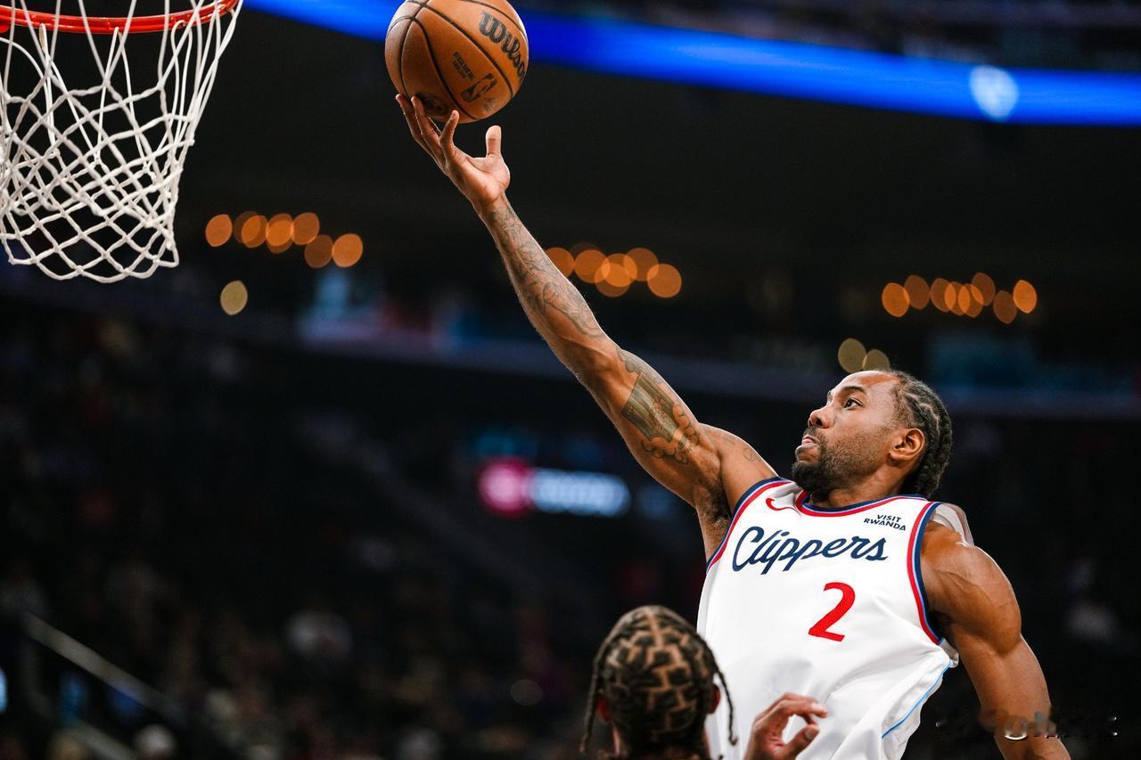 再次爆发！半场伦纳德26分快船领先国王33分
今天快船在主场迎战国王。半场结束，