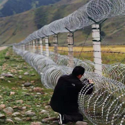 关于山东泰山景区建约135公里刀片刺绳隔离网，这件事，并不是“过度防护”这么简单