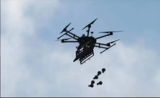 莫斯科遭遇2026年以来最大规模无人机袭击，防空警报响了一整天。俄防空部队全天拦