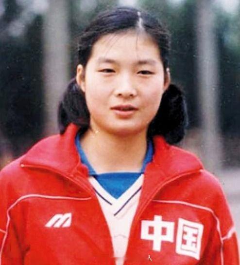 老女排五连冠中国女排队员 今天是原中国女排队员巫丹生日，祝她生日快乐，一切顺利！