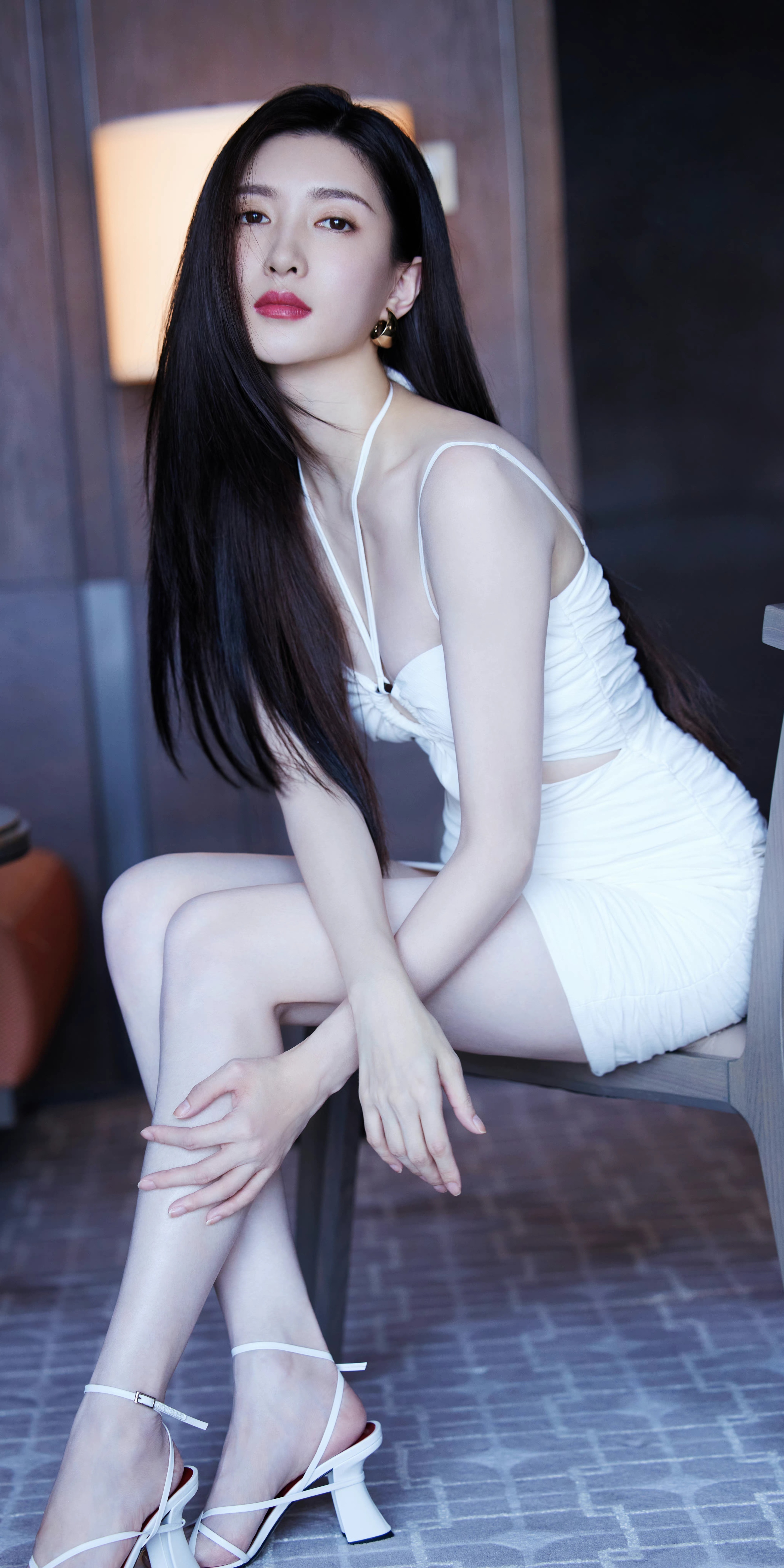 江疏影，经典高跟大长腿。江疏影