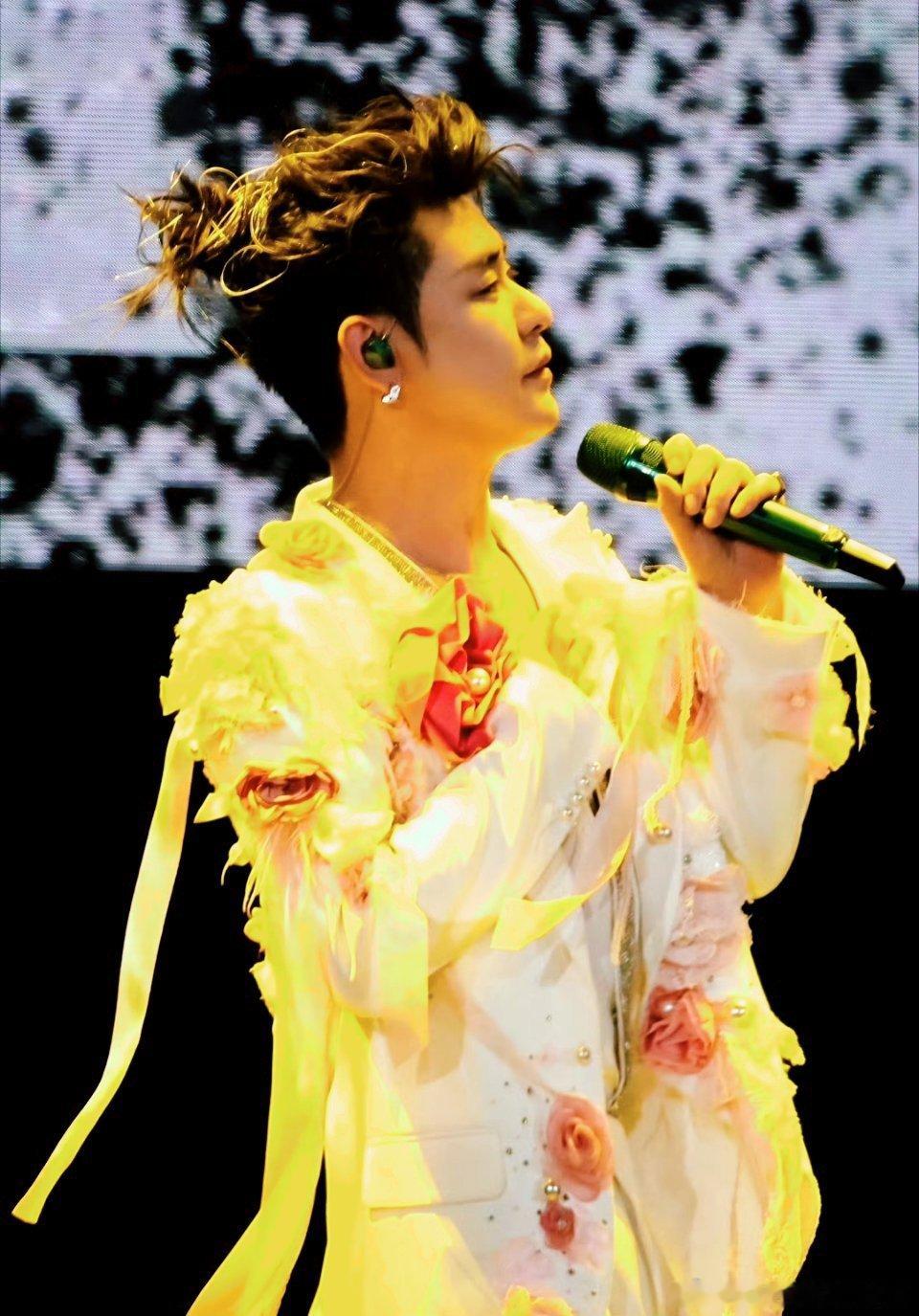 张云雷《守夜人》 🦊张云雷守夜人张云雷2026新ep🎶以灯为信，以歌为言。暗