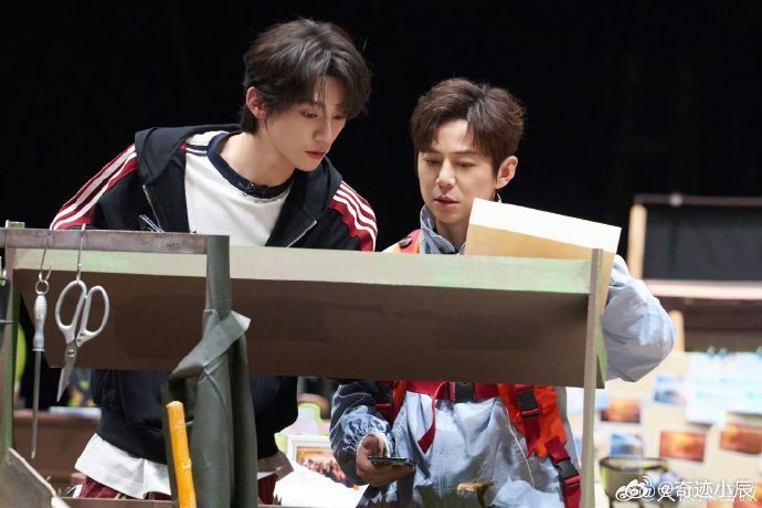 大侦探 这期《大侦探》悬念拉满了！侦探居然是凶手？越看越上头，完全猜不透走向，心