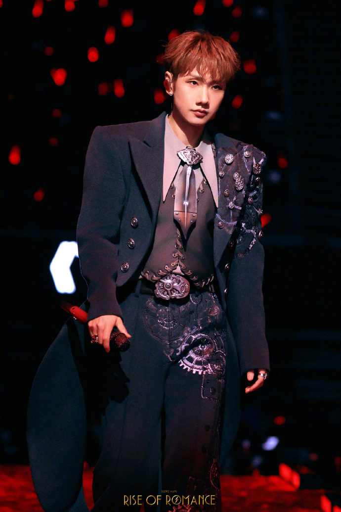 汪苏泷用一个彩蛋概括世巡 晚离场的都赚翻了吧！这个彩蛋怕是把一个月的世巡故事都揉