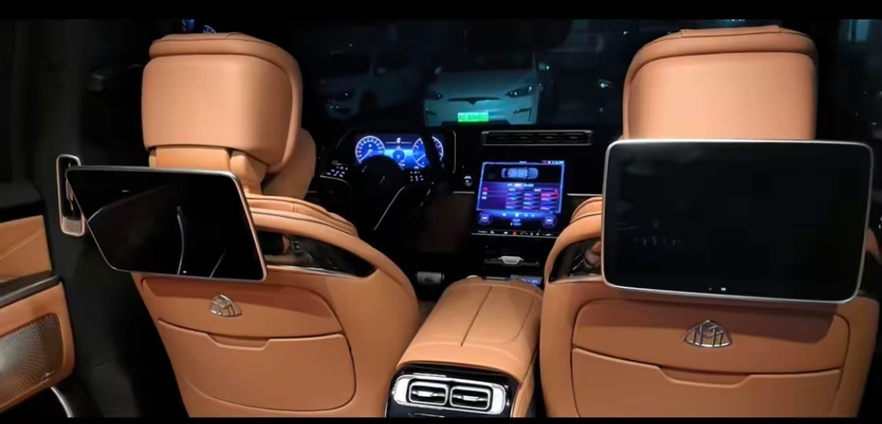 随着童粉们一句句“童老师晚安”今晚的解盘也画上了句号。童哥很清楚自己的定位和责任