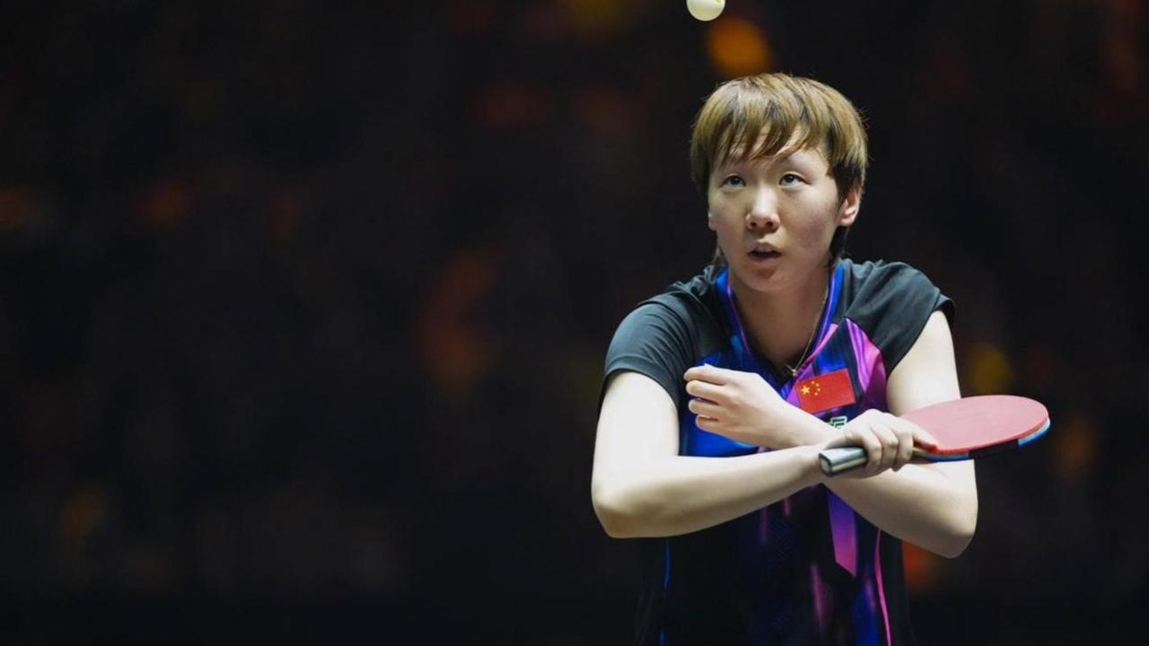 2026澳门世界杯女单半决赛，王曼昱火力全开。面对韩国劲敌申裕斌，她凭借扎实防守