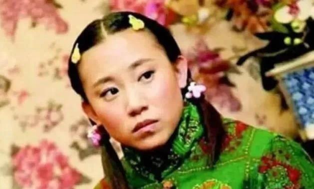 2009年，丫蛋在事业大红大紫时，嫁给了师兄王金龙。婚礼上，赵本山语重心长说：“