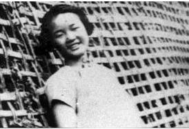 1941年，大特务周养浩将一个被捕的女地下党叫到办公室，企图动手动脚，女地下党宁