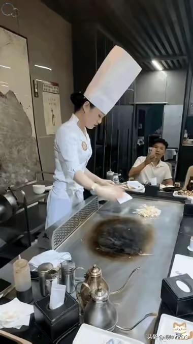 帽子有必要那么高吗？