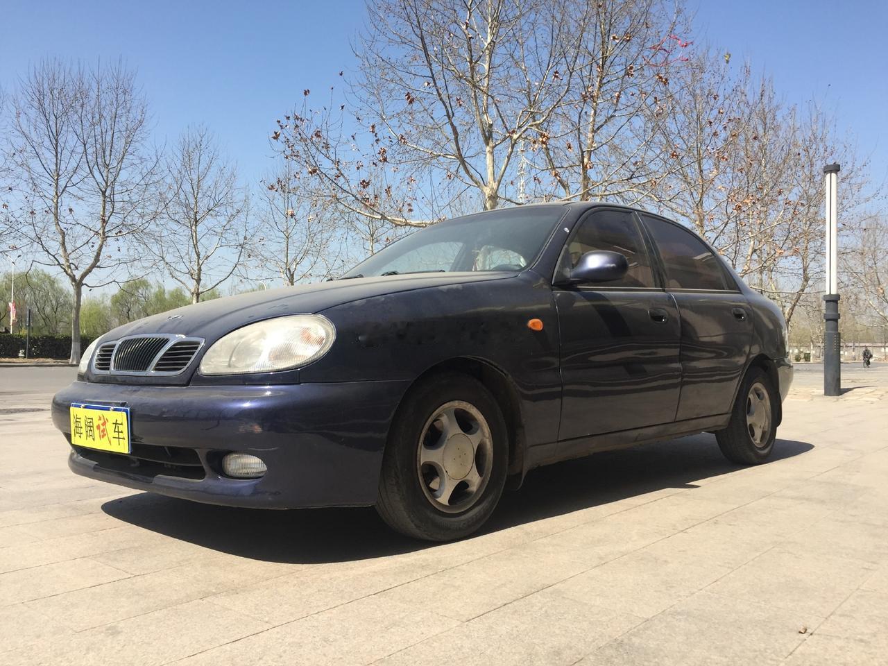 大宇蓝龙，这车已经难得一见了！！！当年也是捷达富康桑塔纳之外不多的选择，但是方方