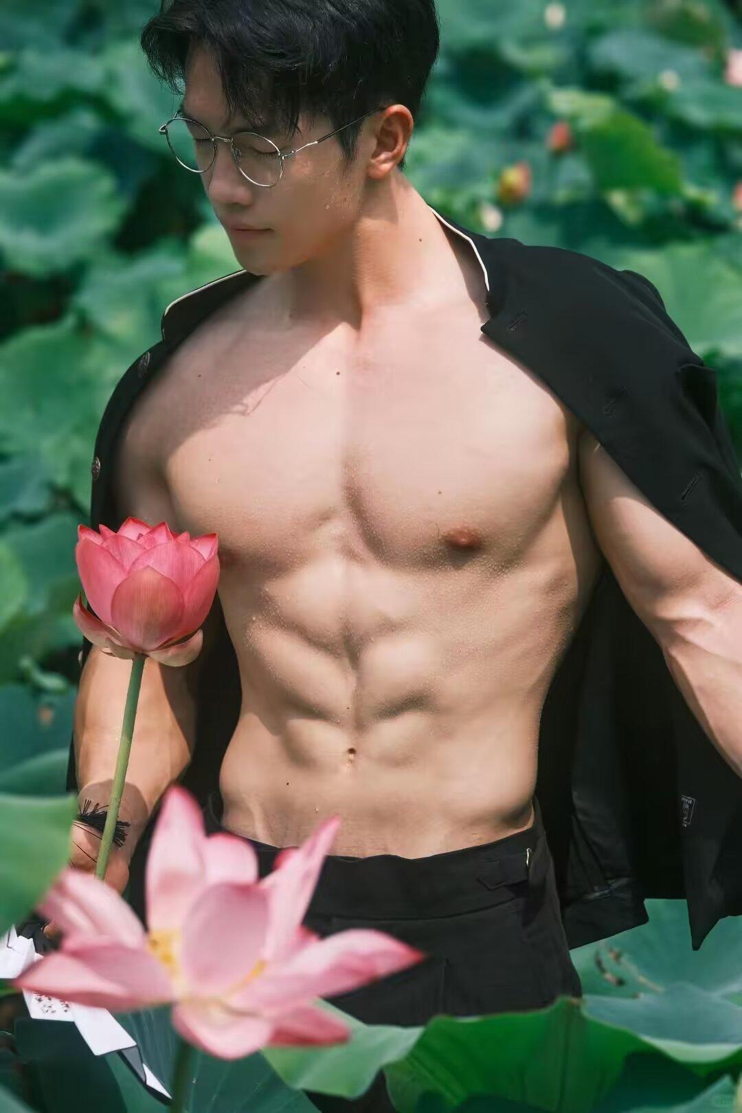 除了严重灾祸以外，人们在生活中所遭遇到的事情，不论是好是坏，其重要性远远不及人们