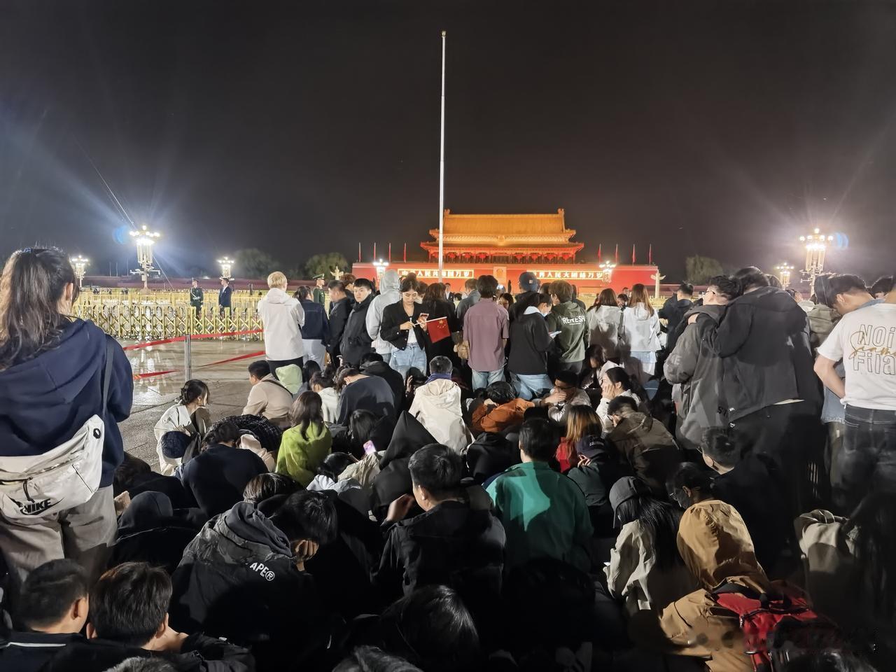 [凌晨三点的天安门广场]
