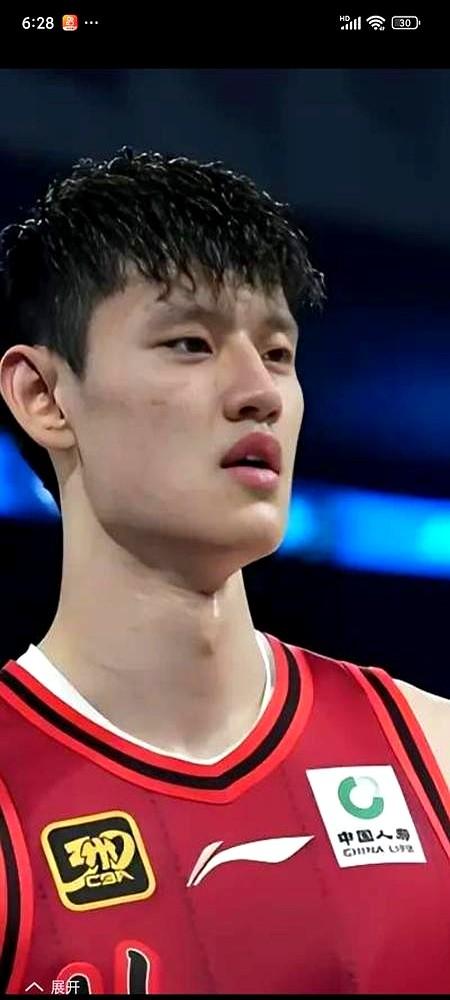 太狠了！从23分到3分，杜锋真的一点面子都不给。

上一场京粤大战，曾凡博还狂砍