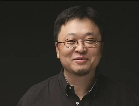 罗永浩可能犯了一个致命错误，溜溜凳翻车后，罗永浩连环发文炮轰俞敏洪，试图祸水东引