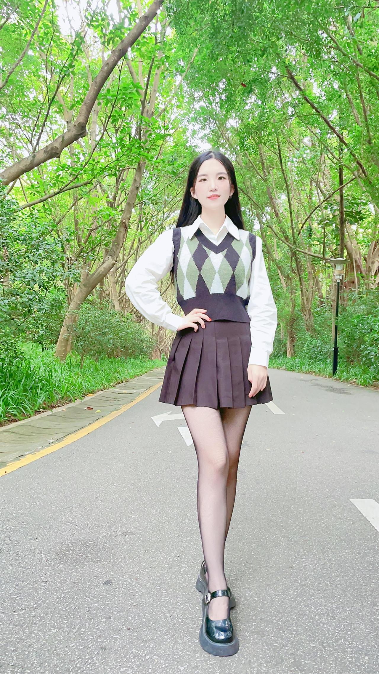 怦然心动和一切热爱，穿搭是一种自我浪漫。种草激励计划 美女 黑丝 创作者扶持计划