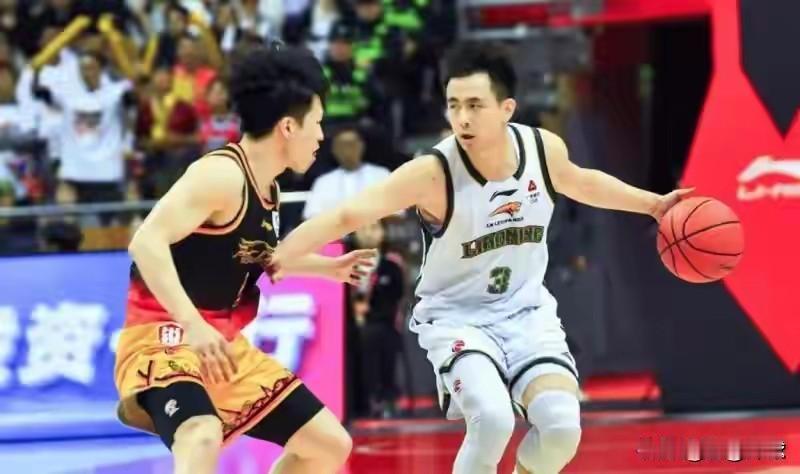 与江苏队的比赛中，赵继伟替补出战20分钟，10中7、三分8中6砍下20分2篮板5