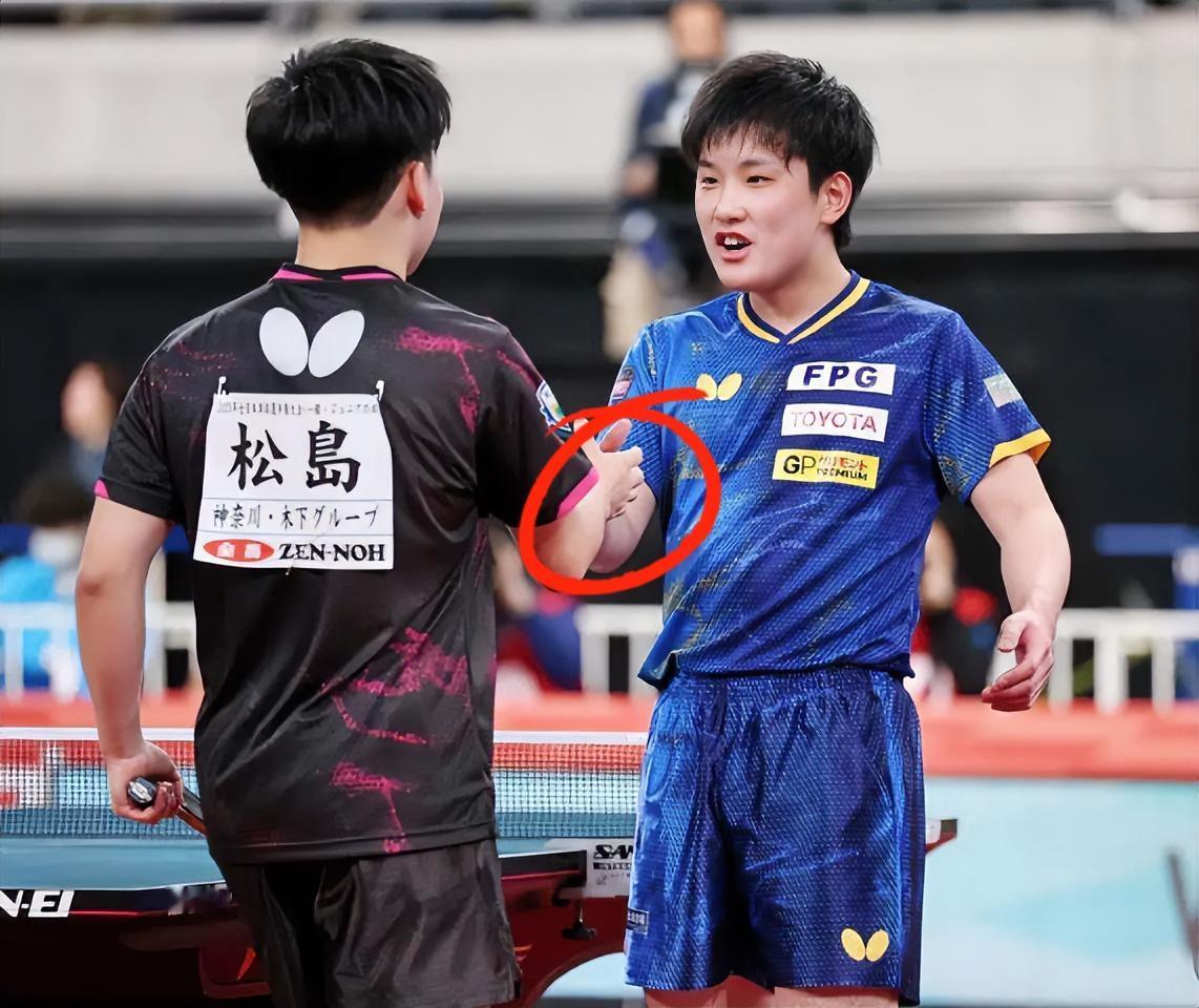劲爆！劲爆
张本智和被06年小将剃了光头，这次是07年出生的小将松岛辉空。

0
