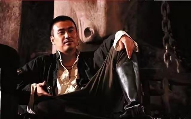 活埋生父的冷血土匪，投靠日军的无耻汉奸，这两个标签钉在乔日成身上，任谁看都是个十